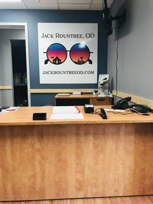 Our front desk is ready to make your eye appointment.