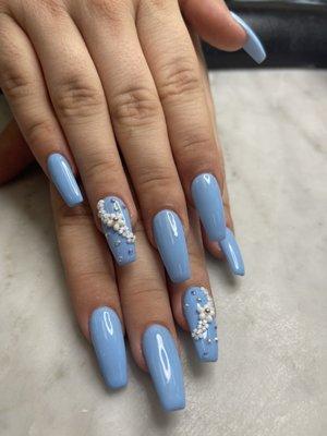 Nails with flowers and gems