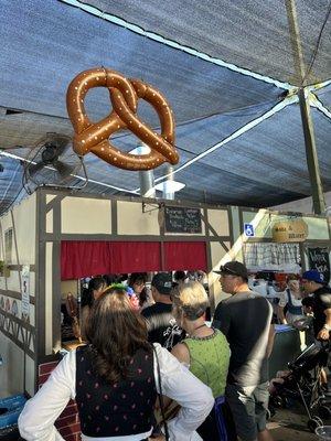 Pretzel line