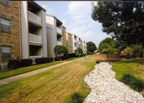 Creek At Brookhollow Apartments