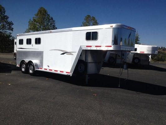 This is our new/used 2001 featherlite trailer! Such a great experience with Eric at Sundowner trailers!