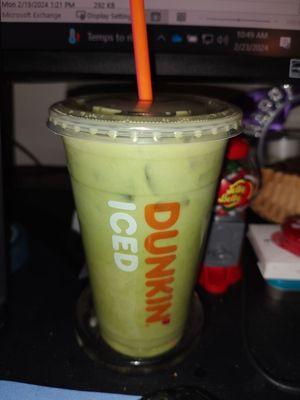 Iced matcha latte with Oatmilk