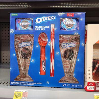 11-21-22. Oreo gift set