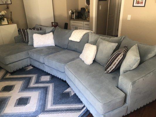 Bella blue gorgeous couch