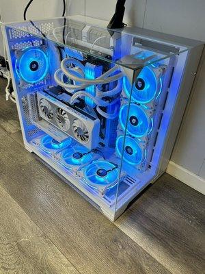 White pc right build, Shark Themed