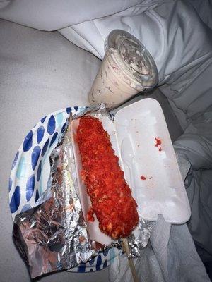 VERY VERY DELICIOUS  Elote Entero Revolcado en Hot Cheetos  And Fresas Con crema Chico's /strawberries