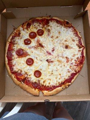 "pepperoni pizza"