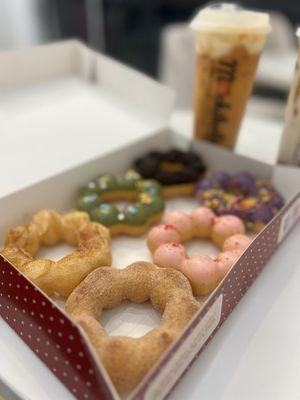 Box of 6 Mochi Donuts