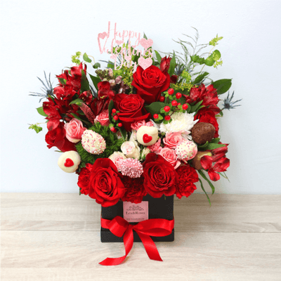 Valentine's Rouge Lex&Roses offer flowers and chocolate covered strawberries. We deliver all of Miami-Dade and Broward.