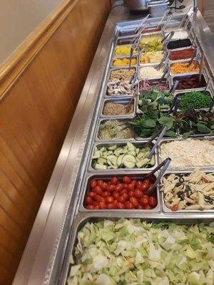 32 item salad bar