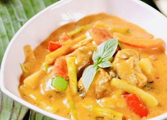 panang curry chicken