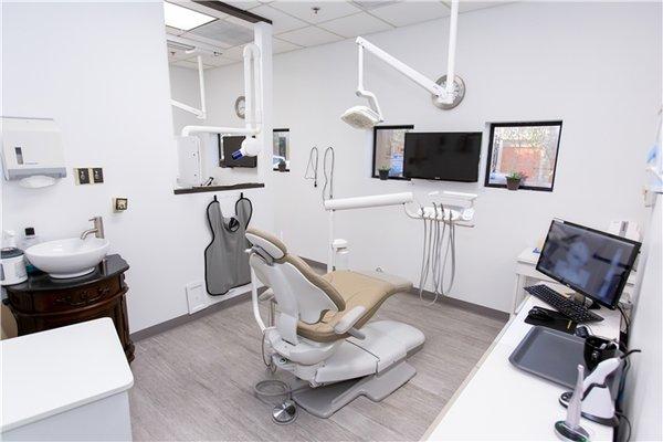 Patient care rooms with the latest in technology and design for optimal comfort and efficiency.