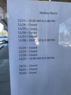 Holiday hours 2022