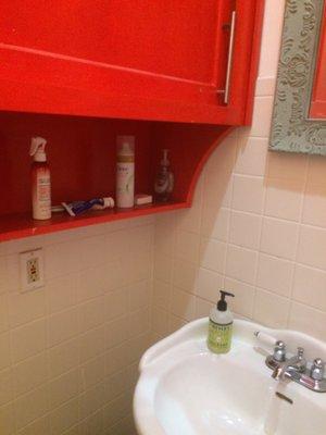 Volunteers/employees leave personal toiletries in chico room/shared bathroom.