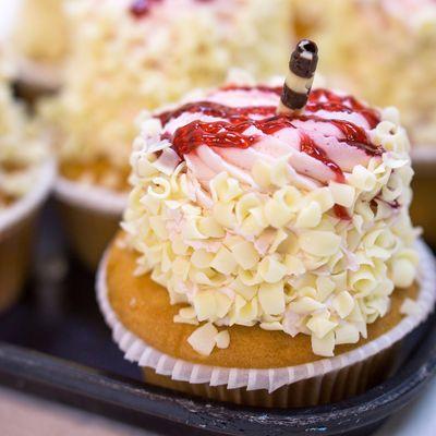 Raspberry White Chocolate Jumbo Cupcakes