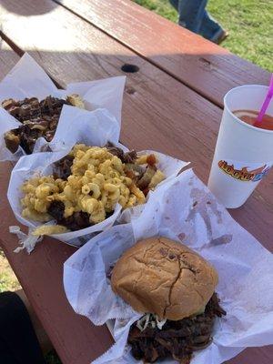 Brisket sandwich + Mac fries