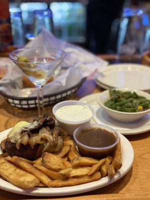 Smothered steak, fries and green beans