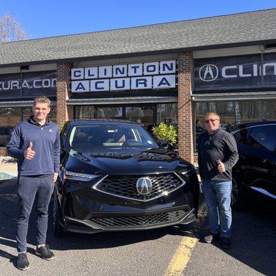 Another Happy Customer at Clinton Acura! Big Congrats on your New 2025 Acura MDX Black/Espresso