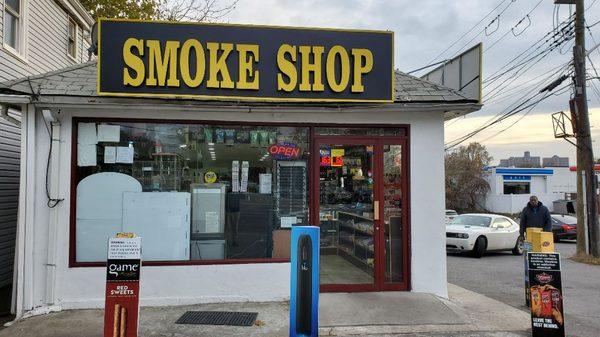 Pelham Manor Smoke Shop