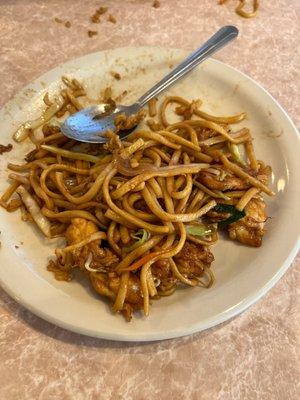 Mie goreng. (Fried noodles)