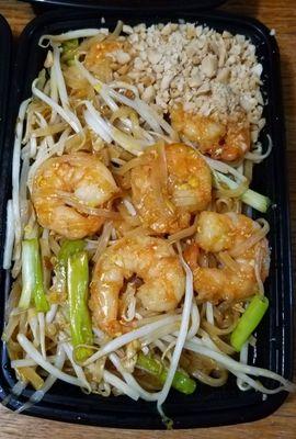 Shrimp pad thai