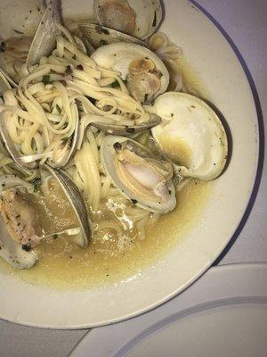 Linguini & white clam sauce