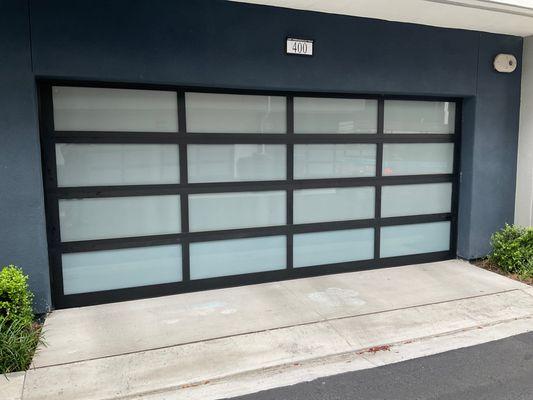 Aluminum garage door