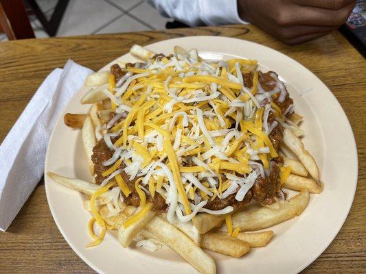 Chili cheese fries