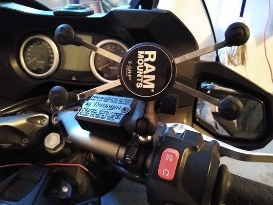 Ball, arm and grip.  Fits perfectly on the pre-threaded hole of my Triumph Trophy SE 2016.