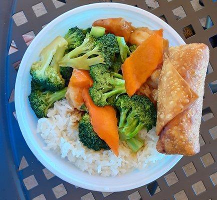 No. 15 lunch special, broccoli and shrimp. Comes with an egg roll and fried or steamed rice (shown here).