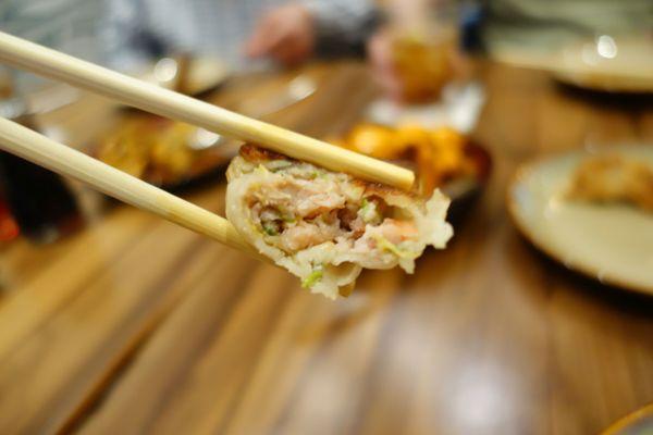 04/07/18 Send Noodles: Gyoza – Pork, Shrimp, Ginger, Cilantro (interior)