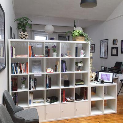 Waiting area, reading nook, charging station