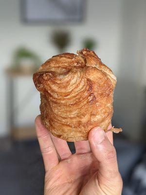 9/26/21 - Kouign Amman. GOOD. Well exectued.