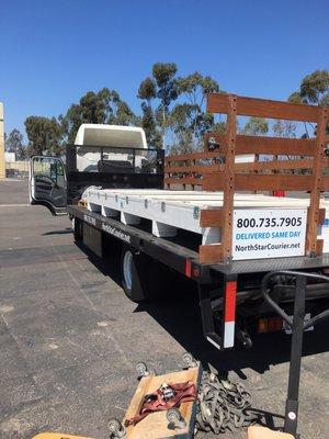 Flatbed for large boxes