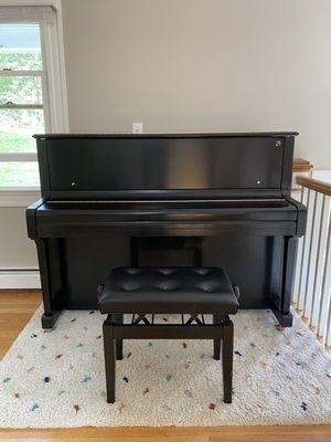 The piano is well present after moving