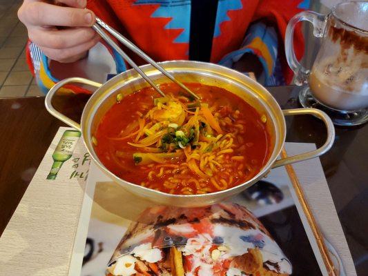 Seafood ramen