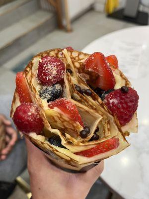 Mixed berry crepe