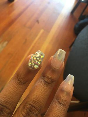 Mismatched rhinestone and the ombré isn't blended well