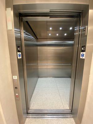 Schindler 3300XL elevator, Zara The Mall at Green Hills