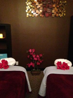 Couples Room- Massage Side by Side with your Loved One