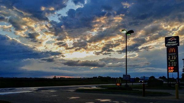 nothing like Illinois farmland Skies near Sunset