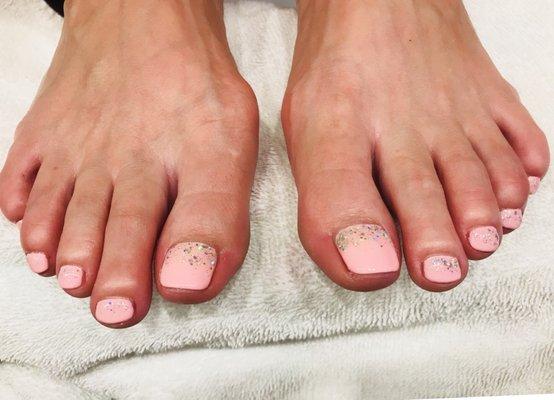 Gel pedicure by tee