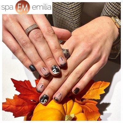 Halloween nails at Spa Emilia