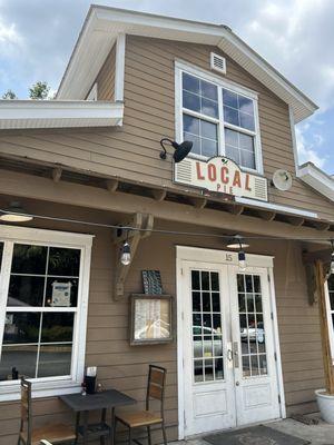 Located in Old Town Bluffton, it's a great spot for a weekend night or lunchtime