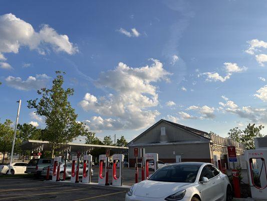 They have 8 Tesla superchargers! Right side when facing the store.