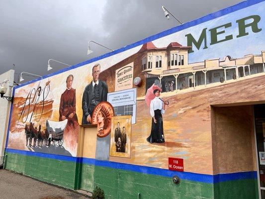 Historic mural capturing the Mercantile building that is now home to COLD Coast Brewing