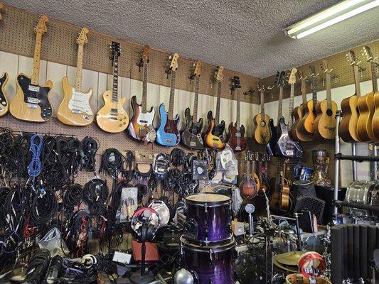 Lots of used guitars to browse