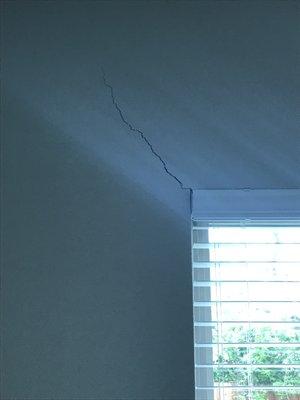 Crack in wall corners from foundation settling