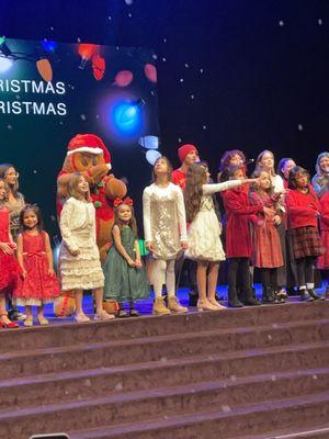 Children's ministry singing Feliz Navidad