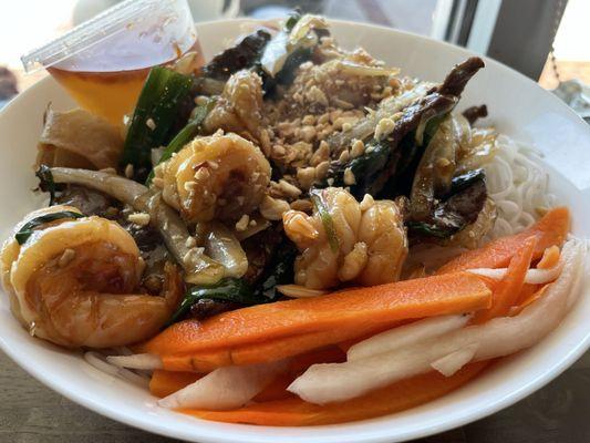 Beef bowl with Shrimp